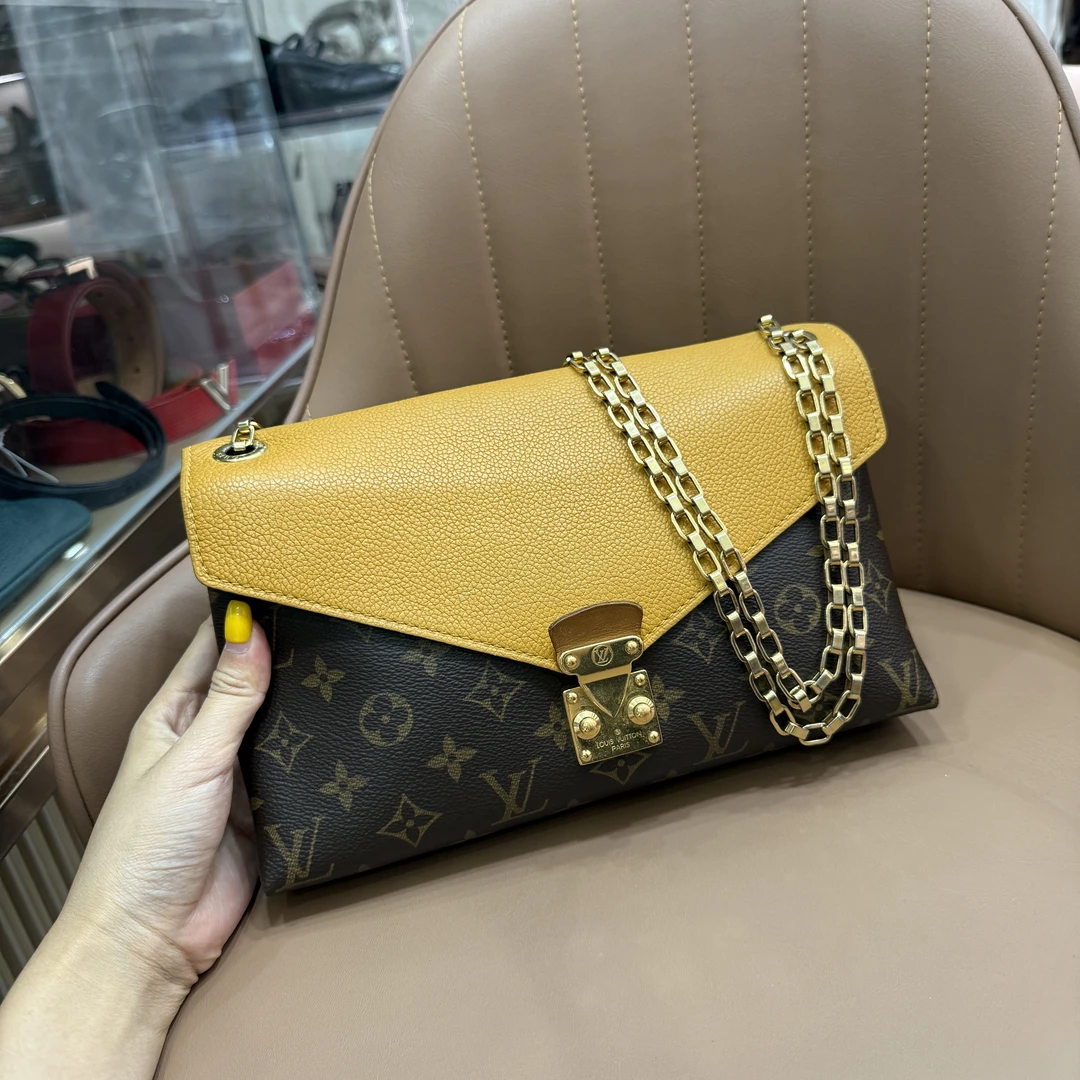 95新 LouisVuitton/路易威登 XSY/老花拼皮信封链条包