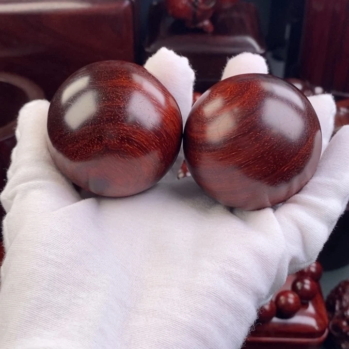 何***埃其他檀香紫檀（小叶紫檀）