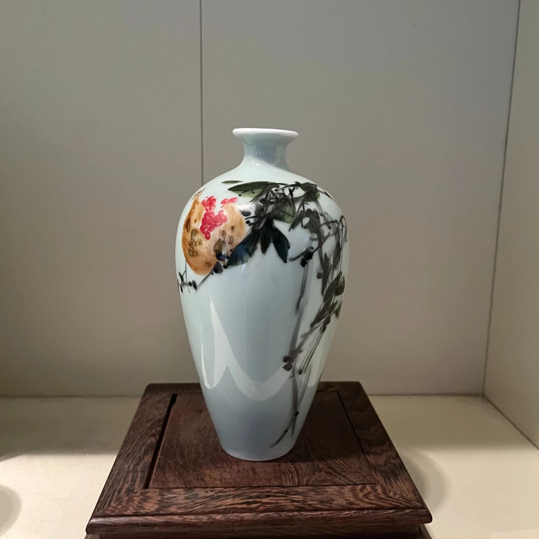 昆仑牌鲁青瓷窑变釉 小梅瓶 19cm手绘    石榴