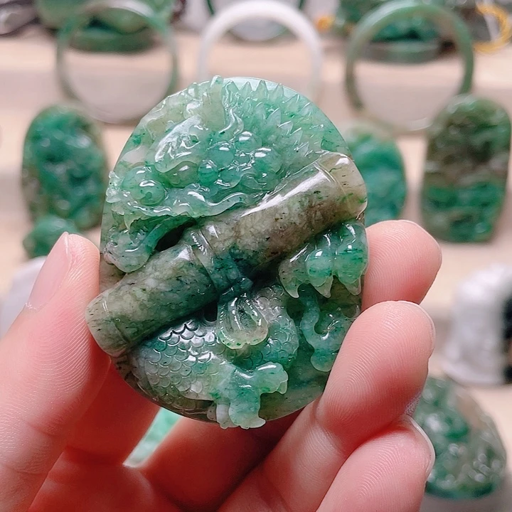 独山玉未镶嵌颈饰