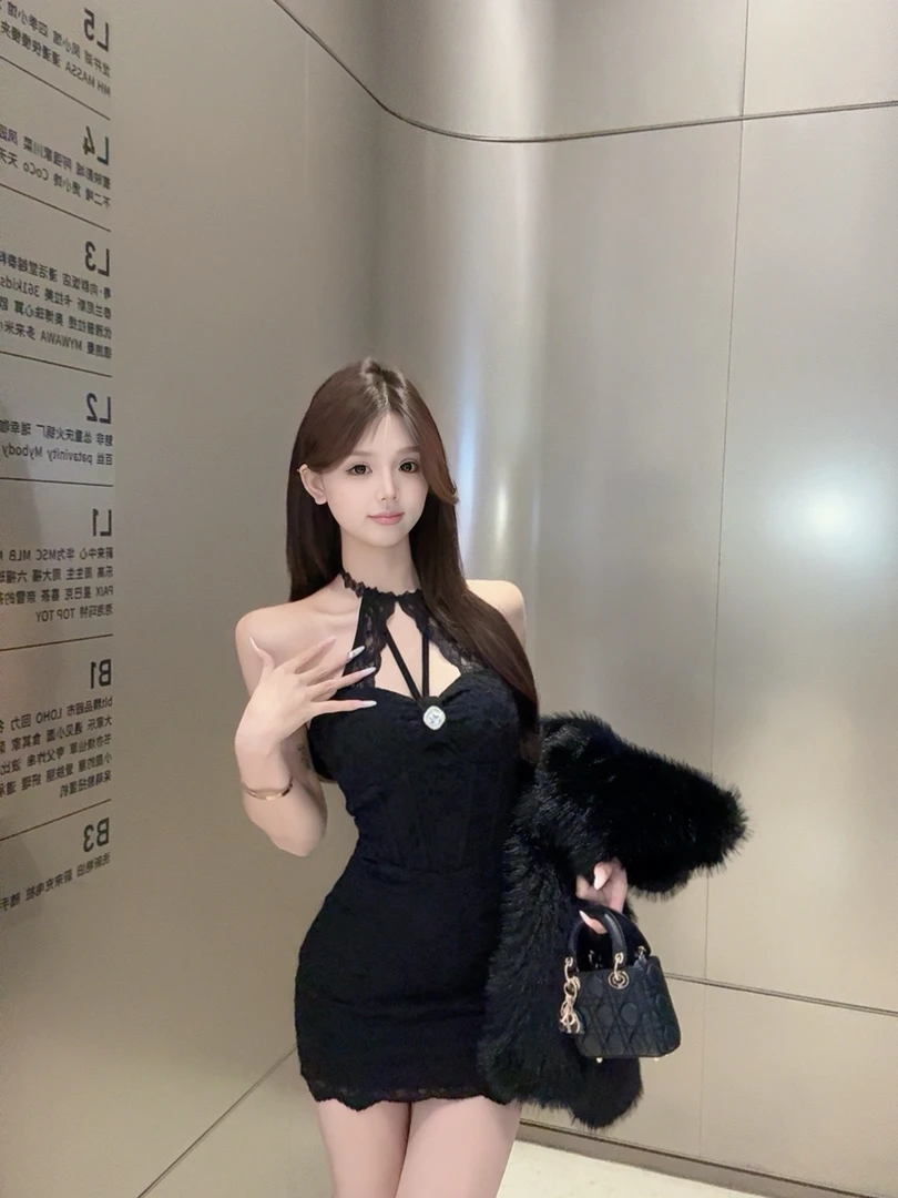 【CUTE专属】辣妹磨毛镂空蕾丝无袖连衣裙修身包臀裙显瘦短款秋冬