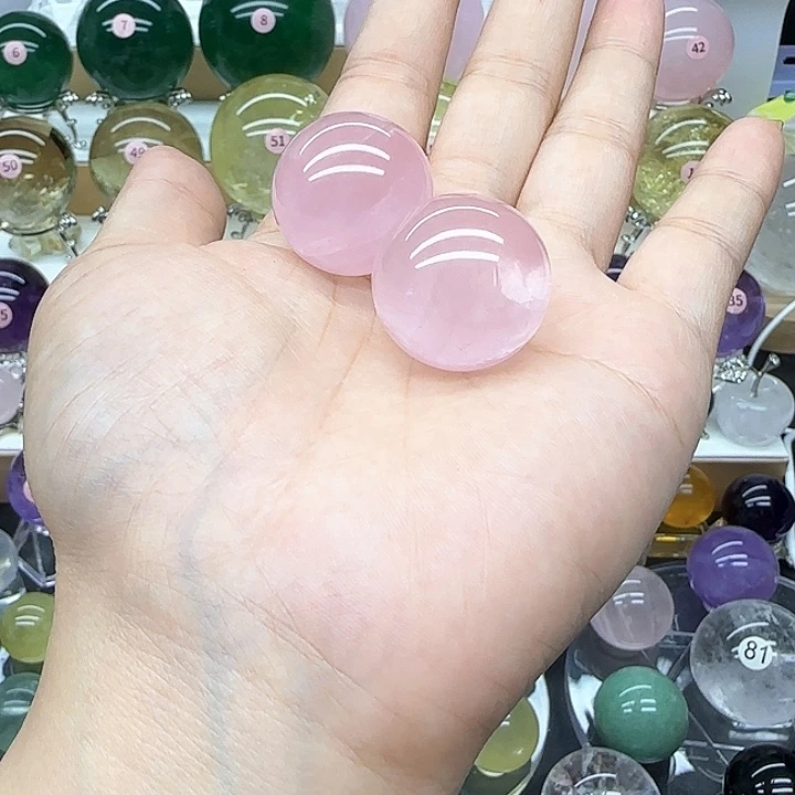 孟***希未镶嵌珠宝半成品水晶