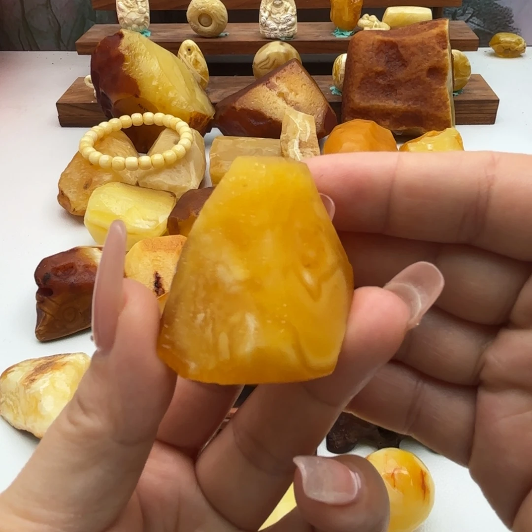 龍***F定制琥珀未镶嵌琥珀