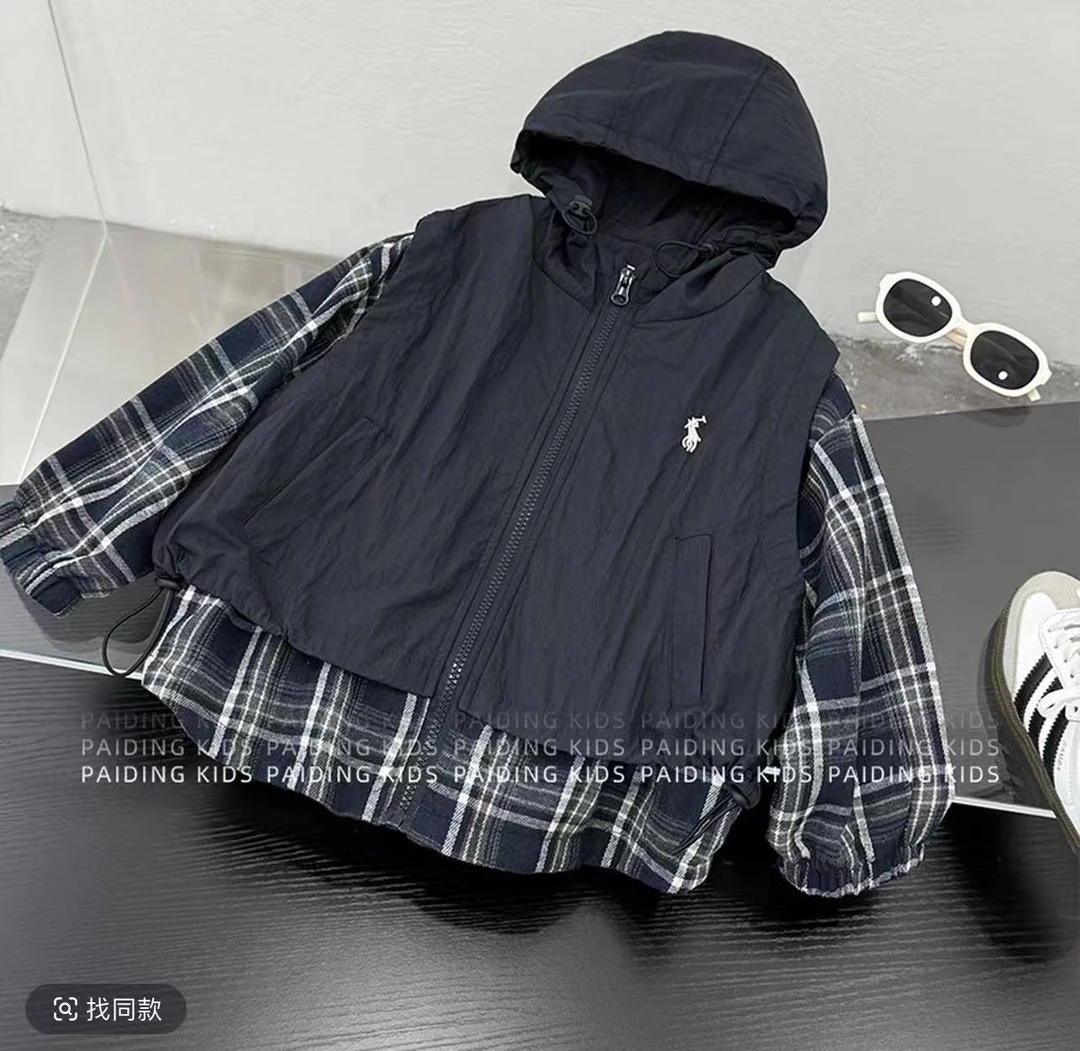 2025新款男童外套春秋款2025新款儿童假两件冲锋衣秋季男孩酷帅