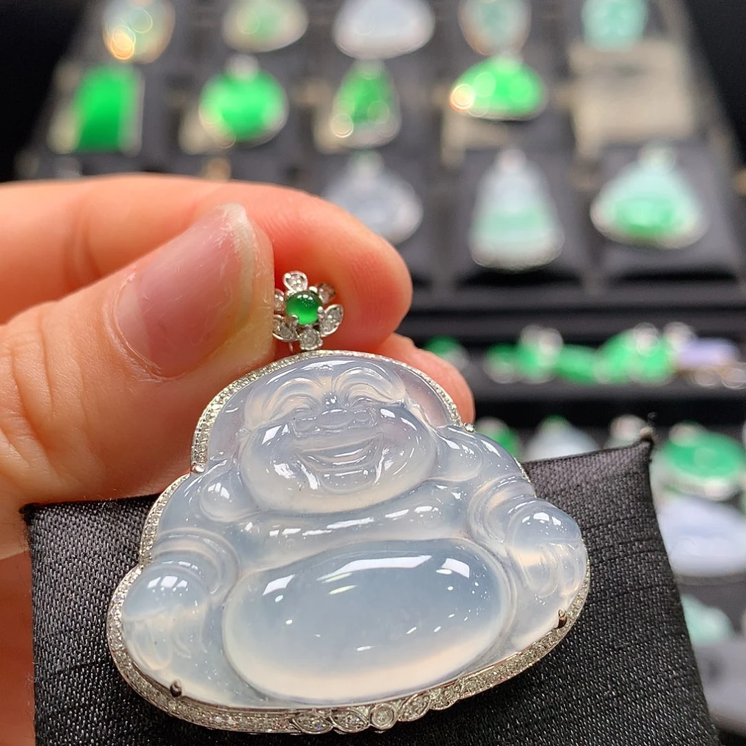 翡翠18K金镶嵌颈饰佛公