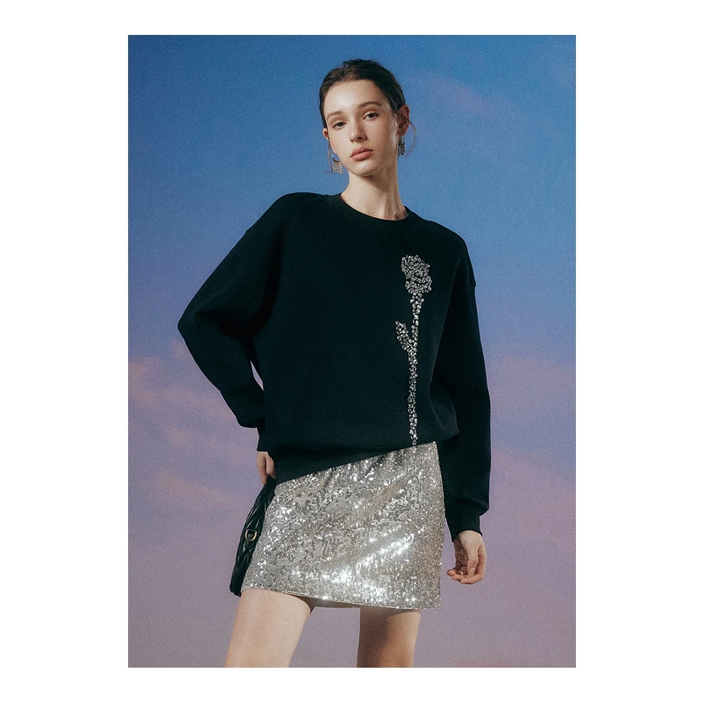 法曼萱黑色手工钉钻玫瑰亮片卫衣女2025新款春季圆领上衣