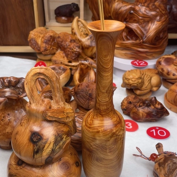 魏***人木太行精品好货摆件