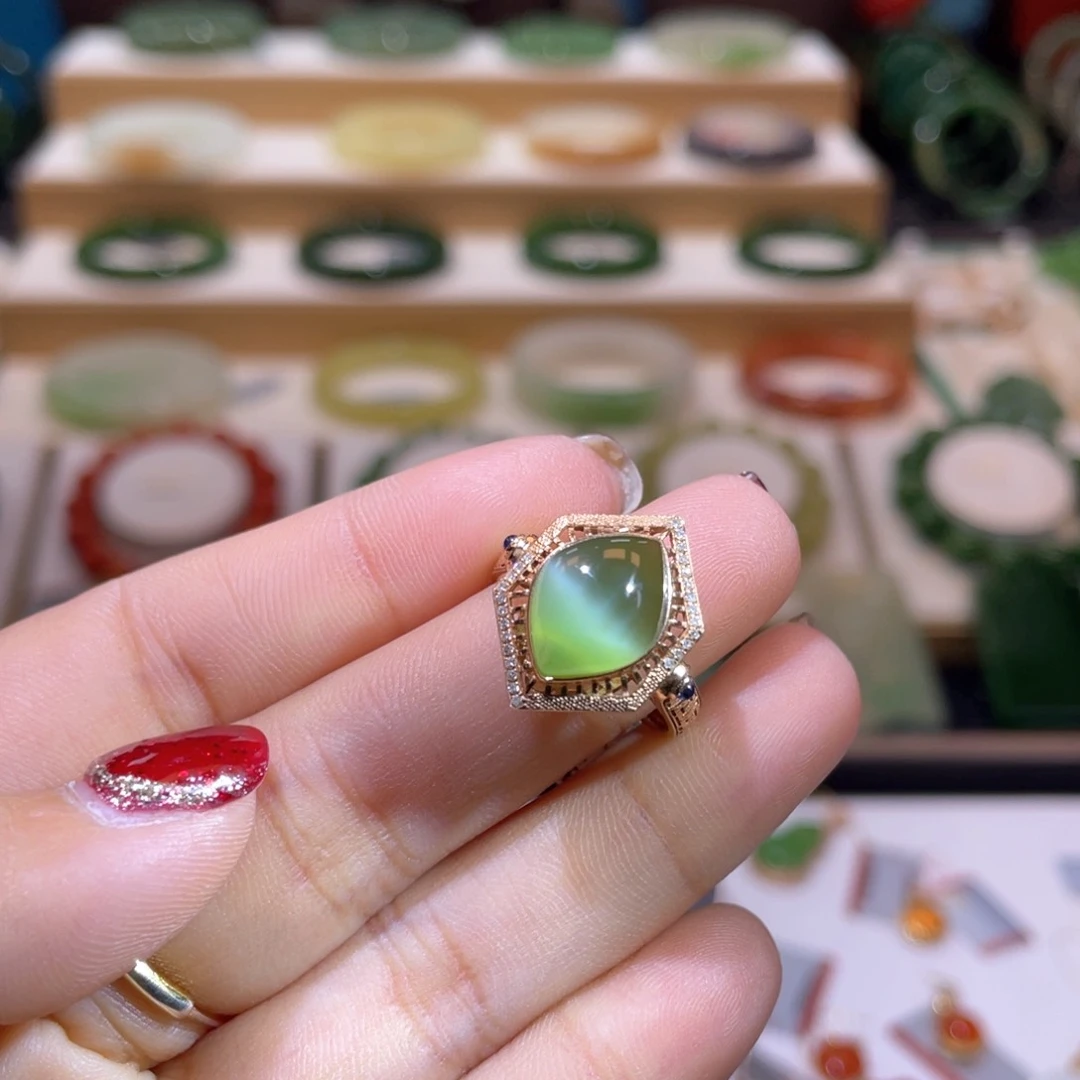 和田玉高品18Ｋ绿猫戒指18K金镶嵌