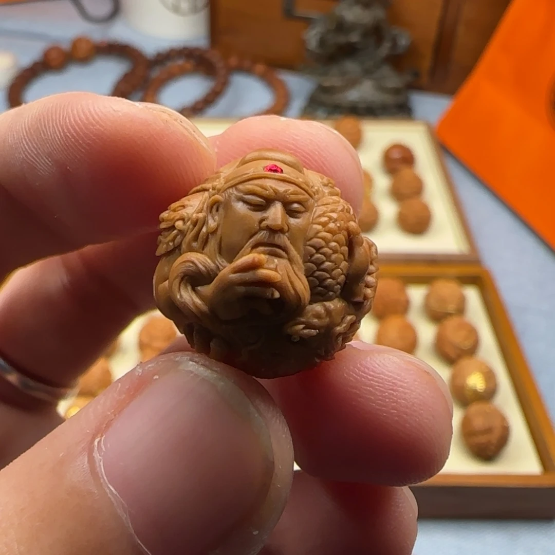 猴头核桃吊坠关羽