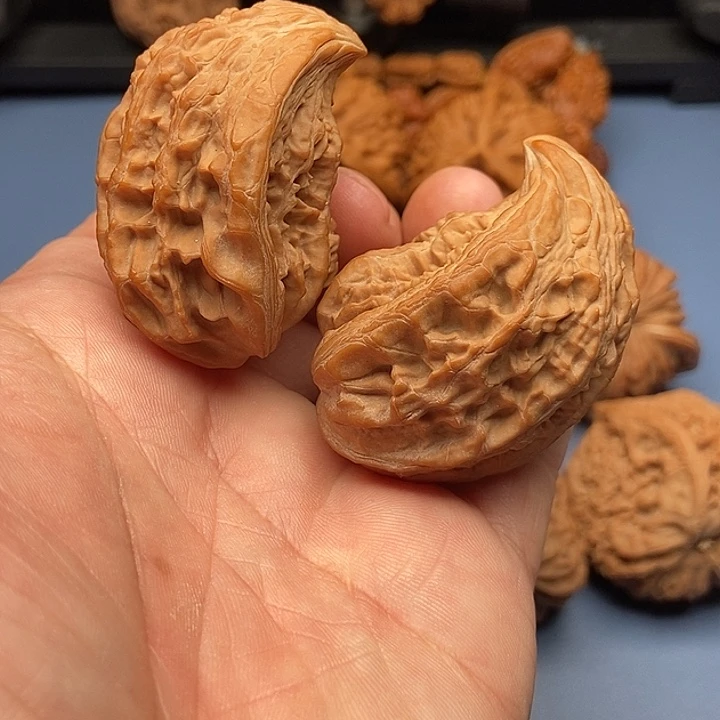 把件文玩核桃座山雕