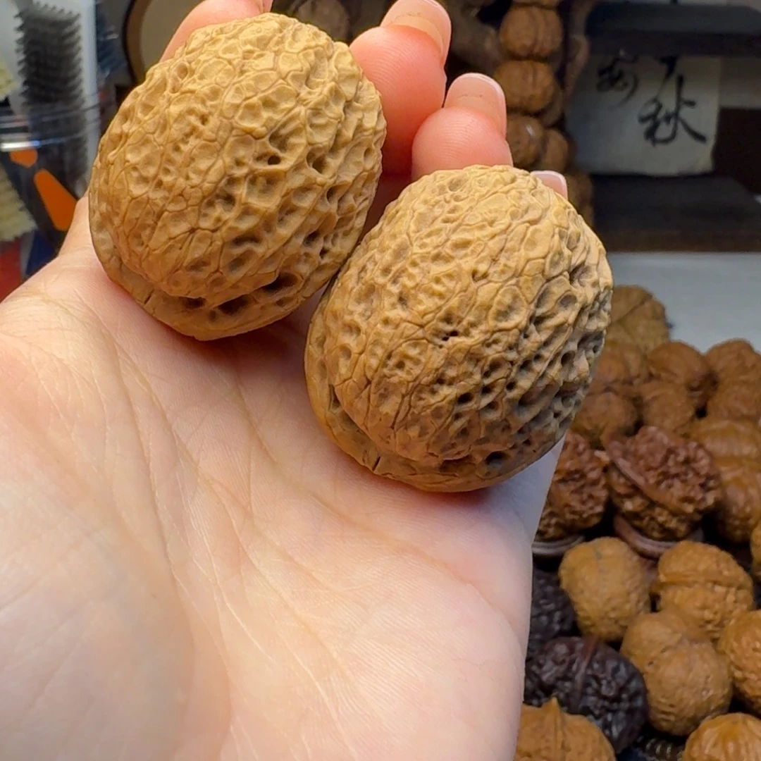 把件文玩核桃橄榄石38.6