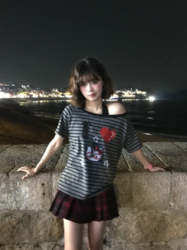 【咕噜泡泡】新款慵懒感斜肩露肩条纹短袖T恤女宽松显瘦辣妹风上衣