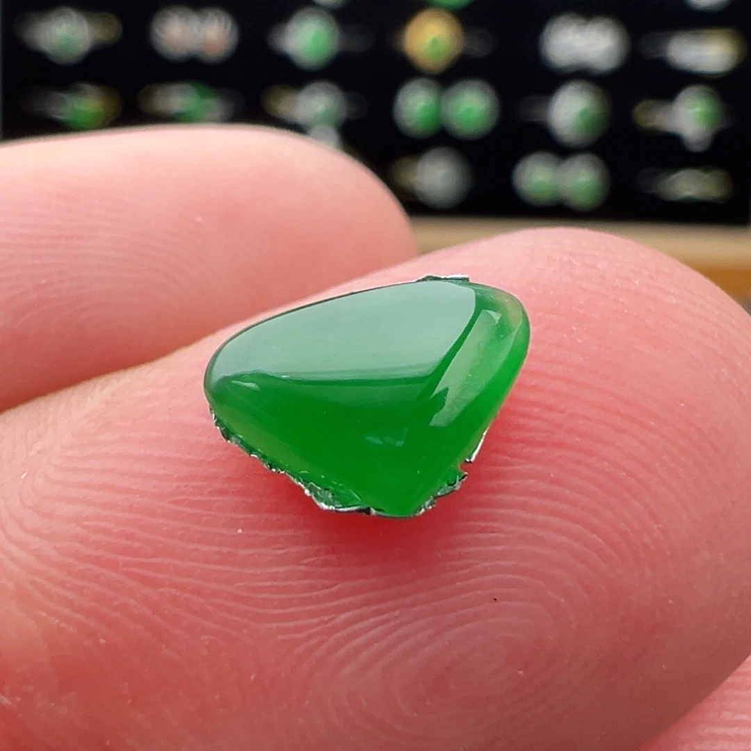 翡翠未镶嵌颈饰心6.2