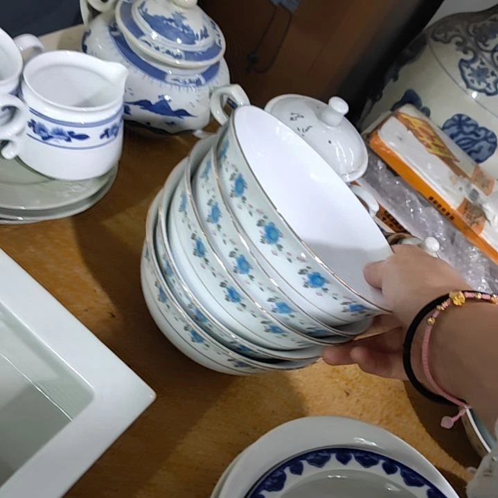 金**马景德镇精美陶瓷摆件