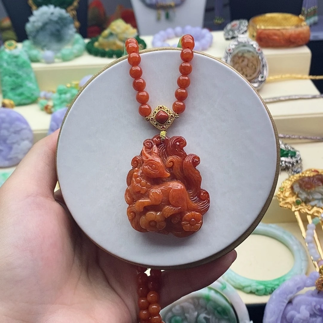 翡翠未镶嵌吊坠(赠链)