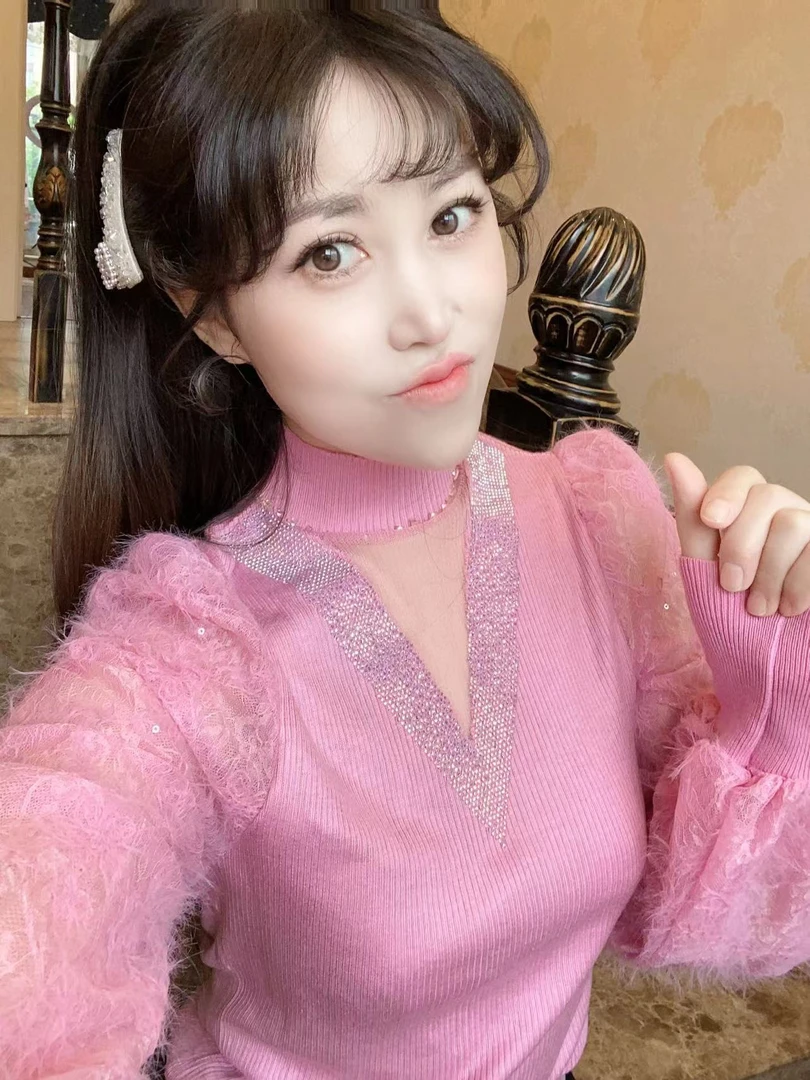 YDNalways轻奢设计师品牌2025秋冬磨毛亮片蕾丝拼接烫钻钉钻毛衫