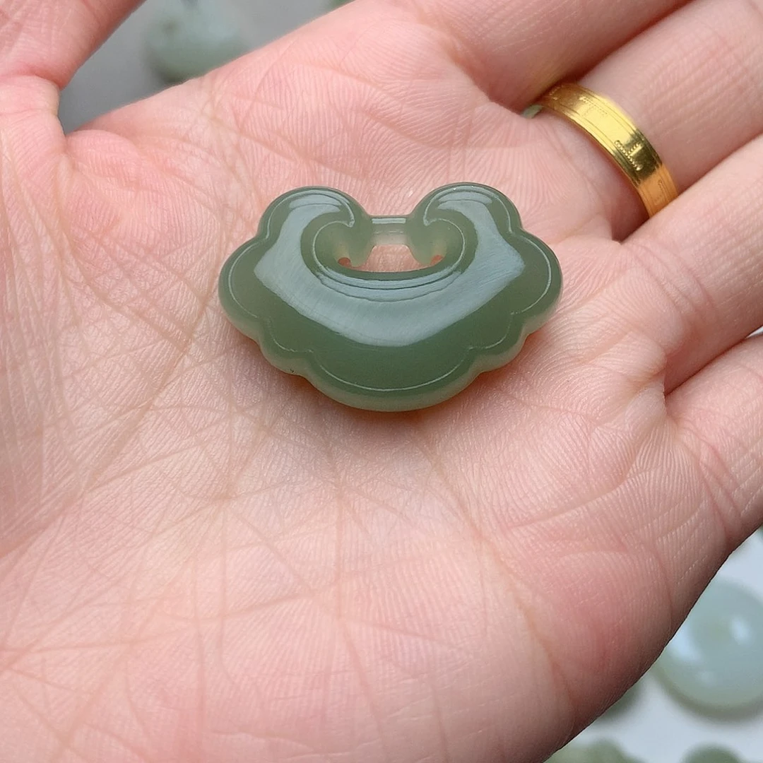 和田玉颈饰未镶嵌苗*