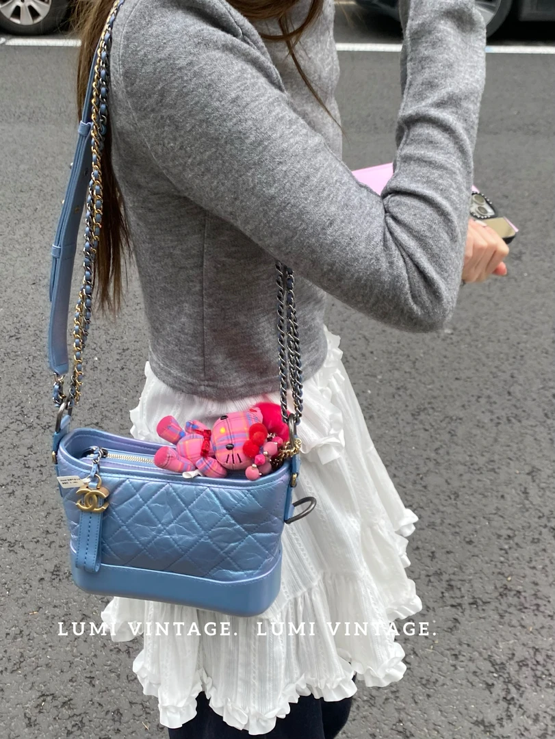 95新 Chanel/香奈儿 蓝色人鱼姬牛皮小号流浪单肩包31815369