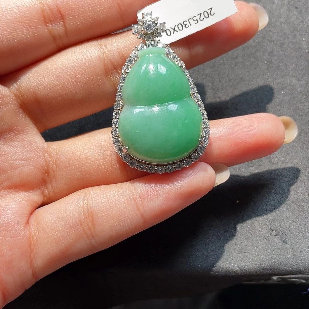 平****翡翠银S925镶嵌颈饰