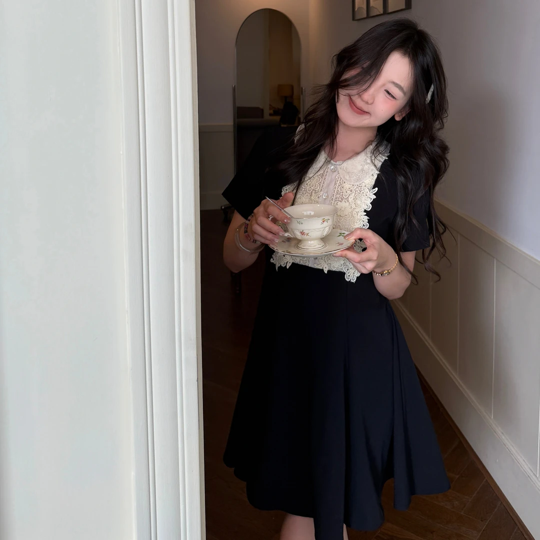 【闵笑一】小黑裙 夏季新款蕾丝设计款休闲短袖千金感连衣裙优雅女