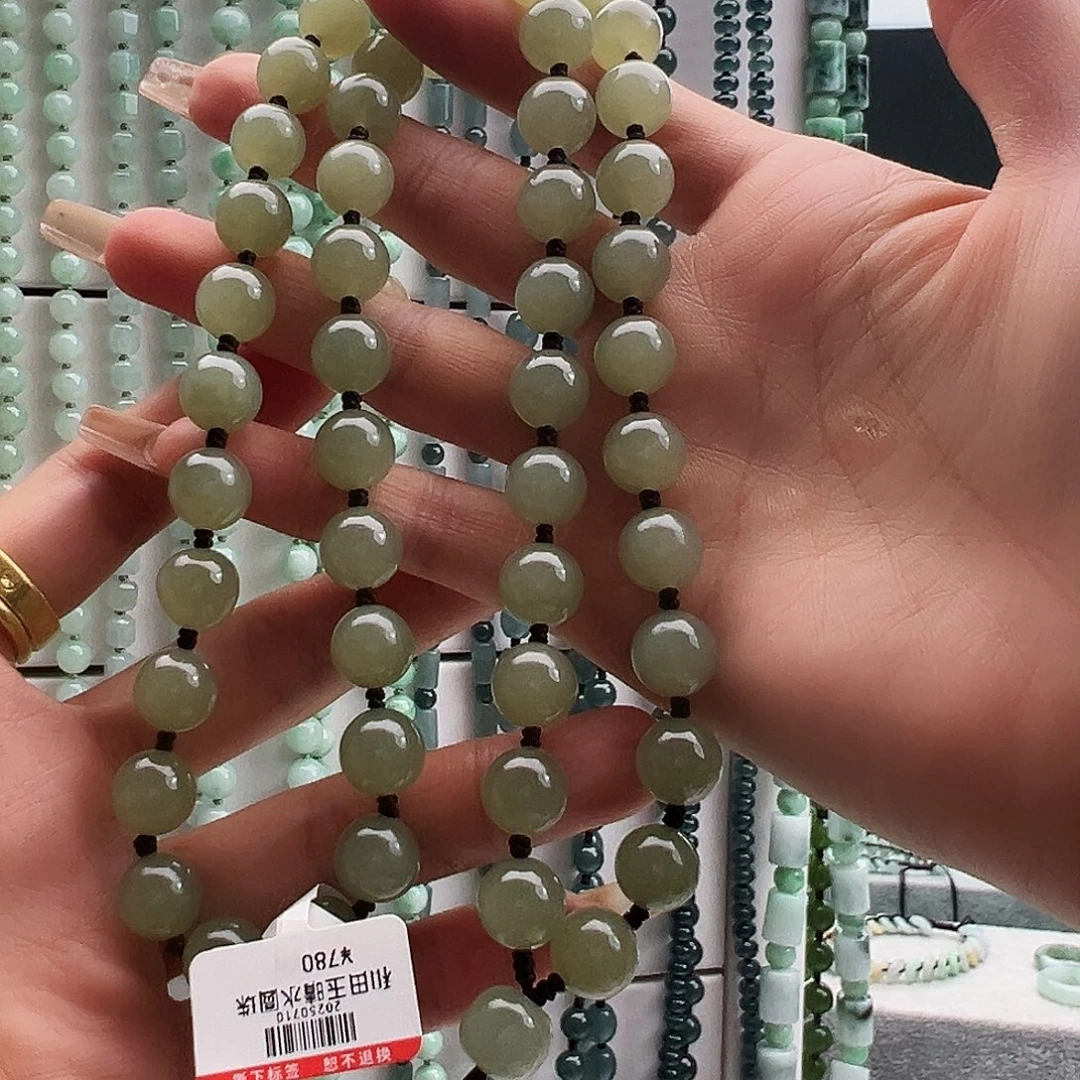 微***貌和田玉未镶嵌颈饰