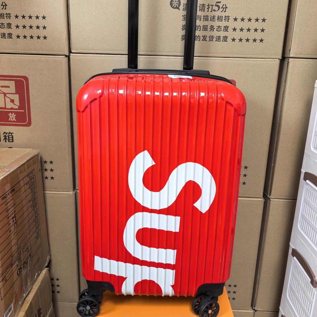 A52尾单20寸拉杆 箱 居家百货用品（轻微瑕疵介意勿拍）