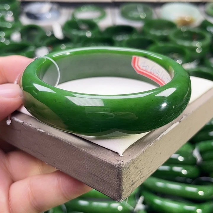 未镶嵌手镯和田玉（碧玉）