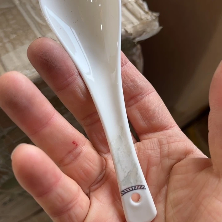 瓷片海岸小勺十个哇塞