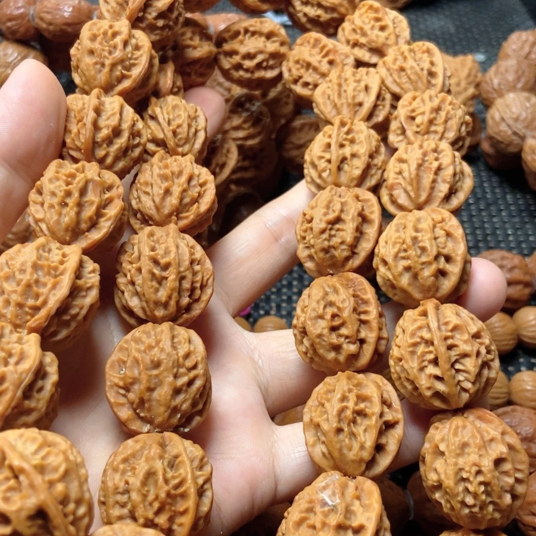 东***南桃核手串粗筋脖挂