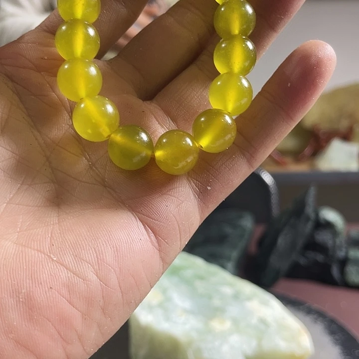 久***伊蛇纹石玉未镶嵌纯天然岫玉