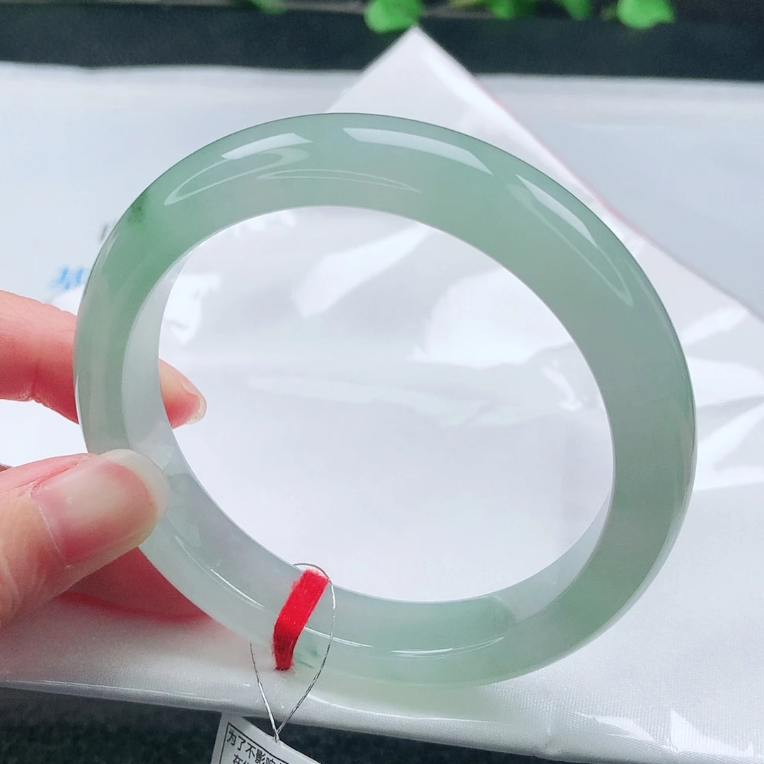 柿***意翡翠未镶嵌手镯60➕圈