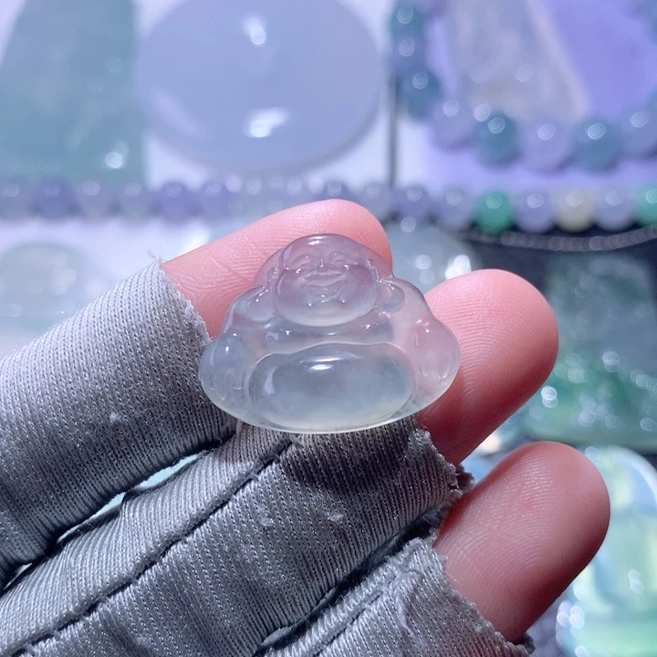 翡翠未镶嵌颈饰佛