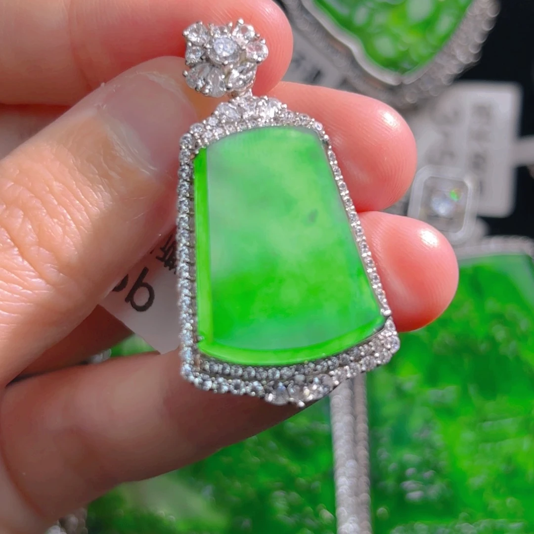 翡翠颈饰银S925镶嵌无事牌