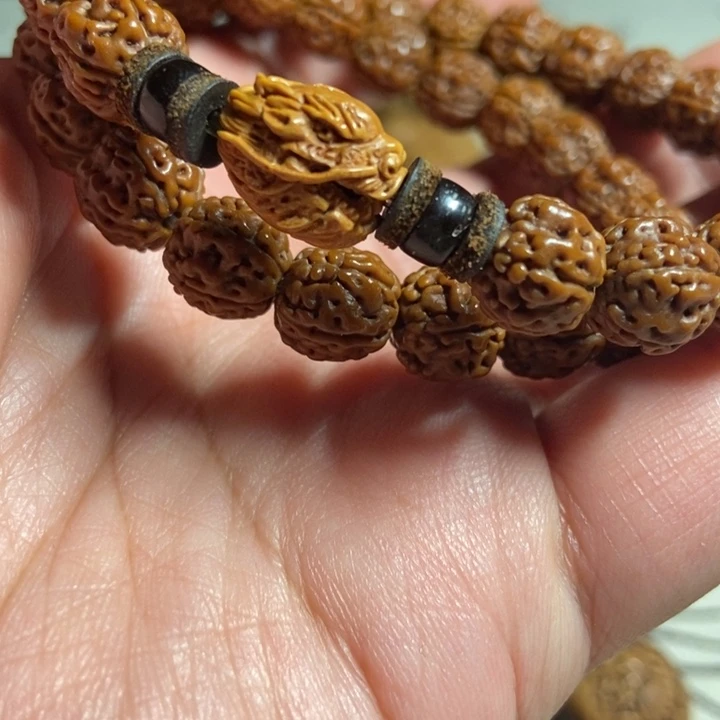 五*勒风味纯手工核雕龙佑华夏