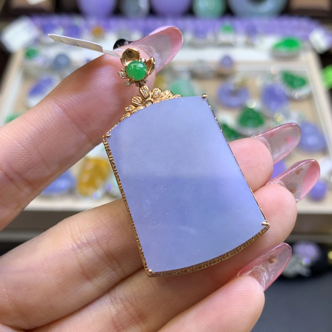 翡翠颈饰18K金镶嵌翡翠