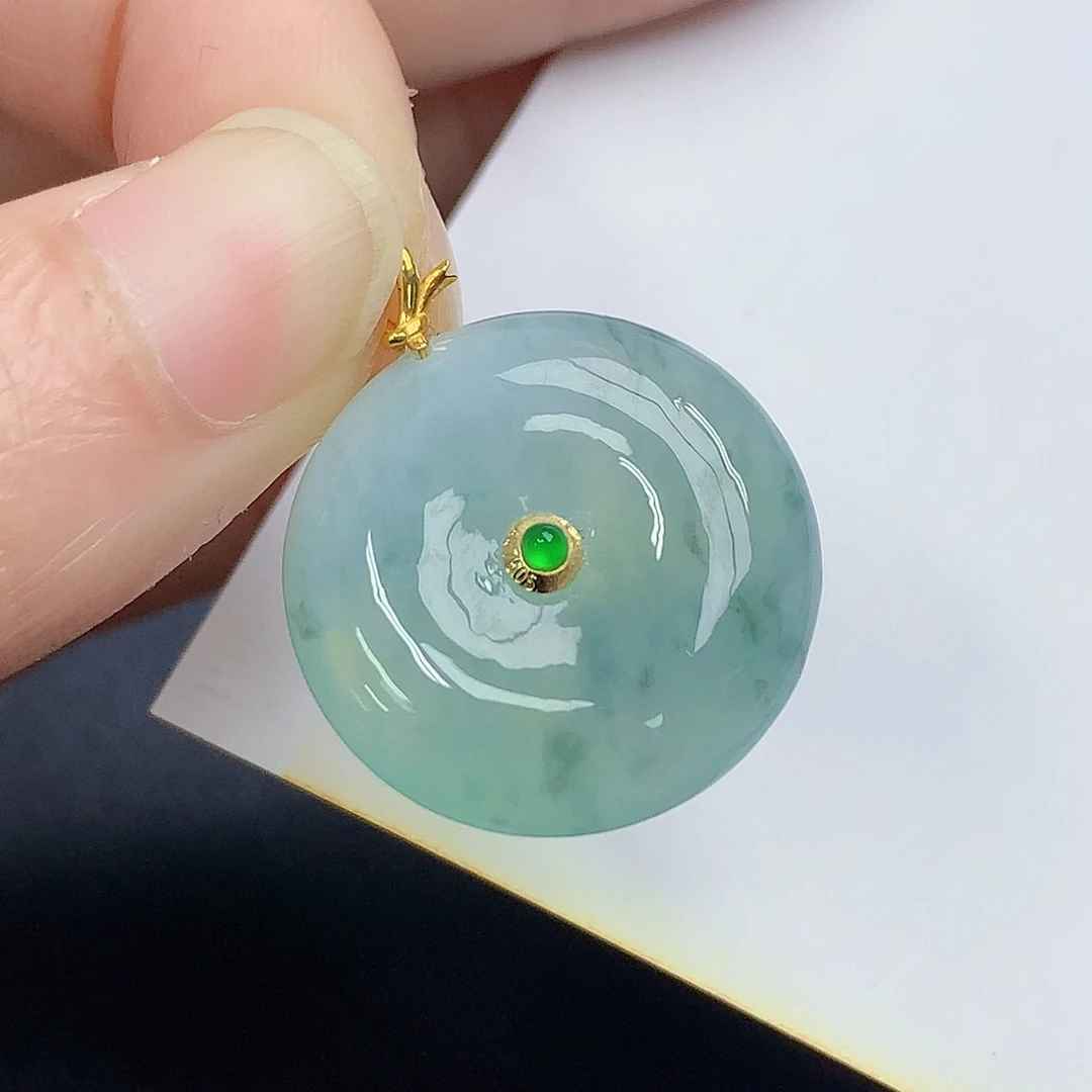 颈饰18K金镶嵌翡翠