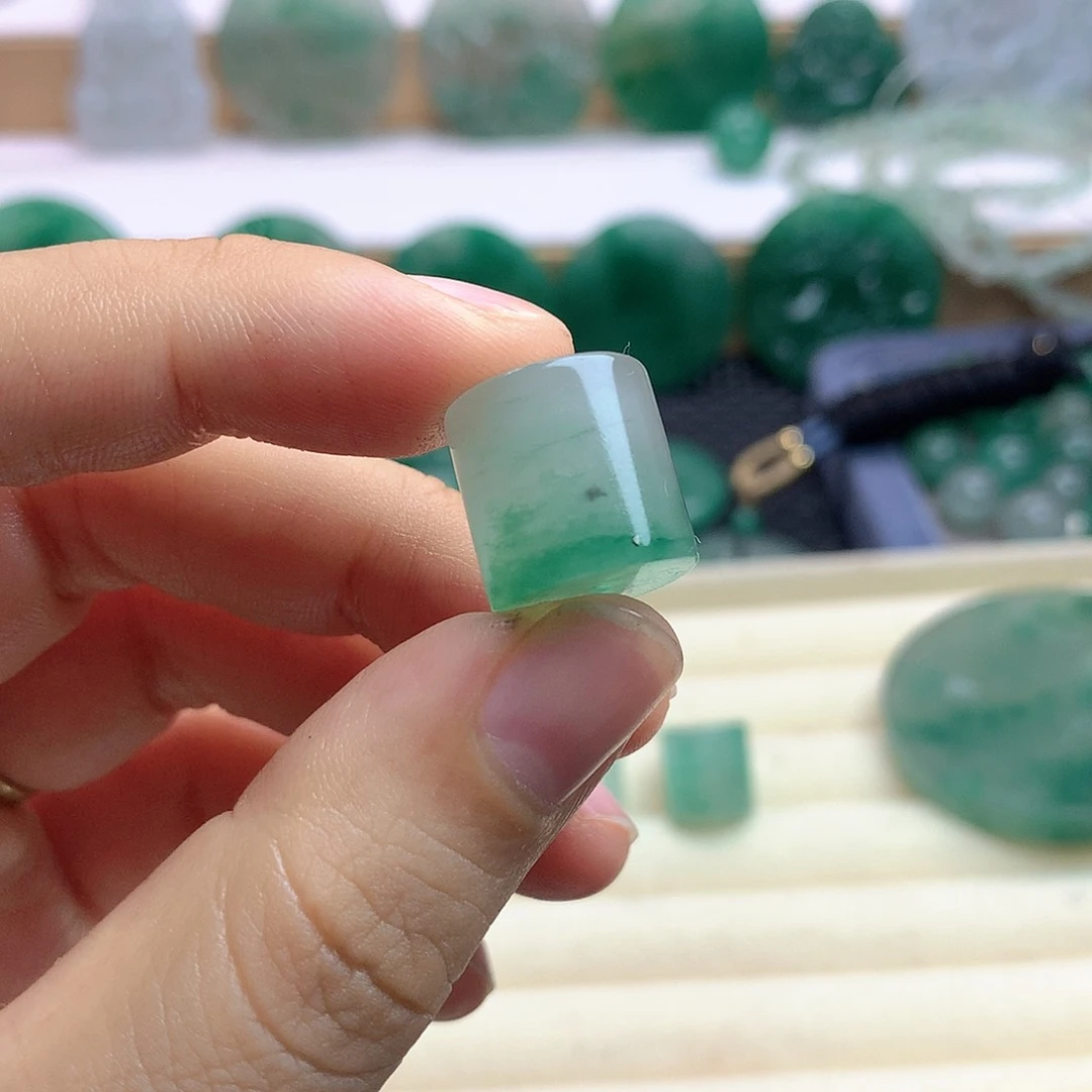 未镶嵌石英质玉珠宝半成品初*