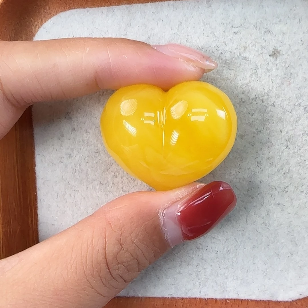 未镶嵌颈饰琥珀爱心