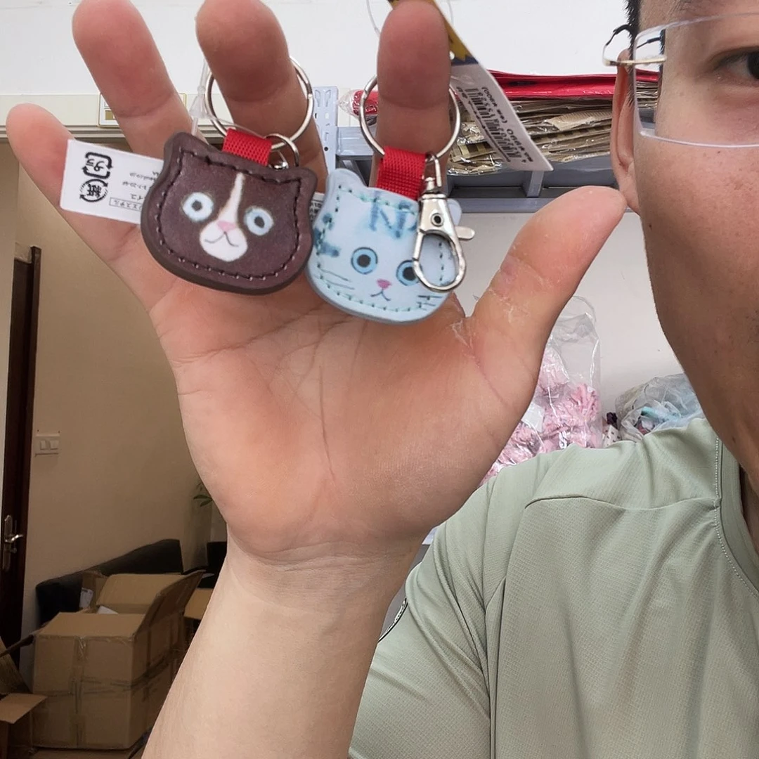 PU化妆包等产品的生产