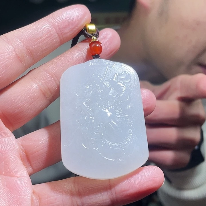 和田玉未镶嵌颈饰多样性