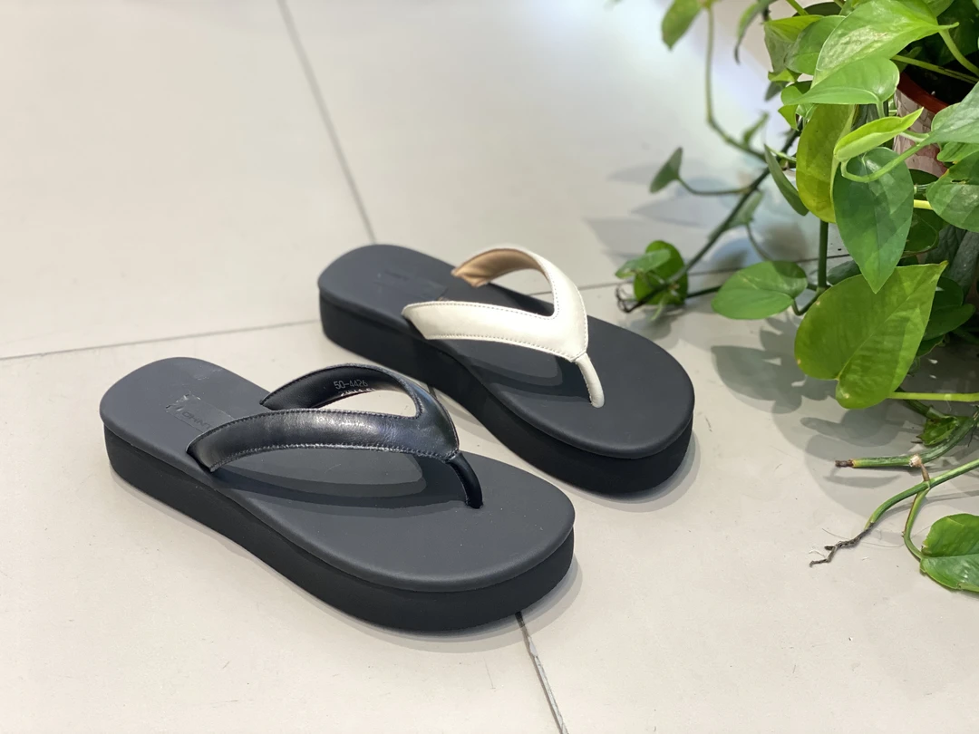 ZSWD新款欧洲站时尚平底休闲女人字拖鞋女夏4426