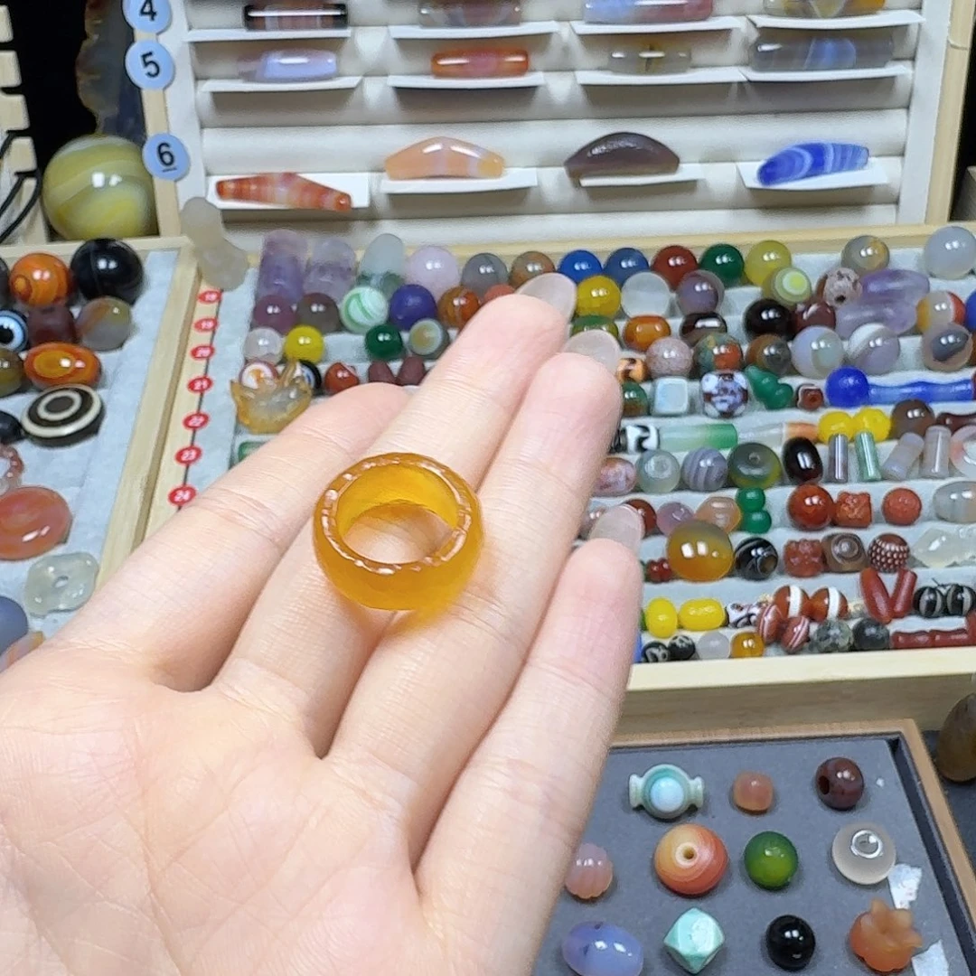 姚***怼玛瑙/玉髓未镶嵌天然玛瑙