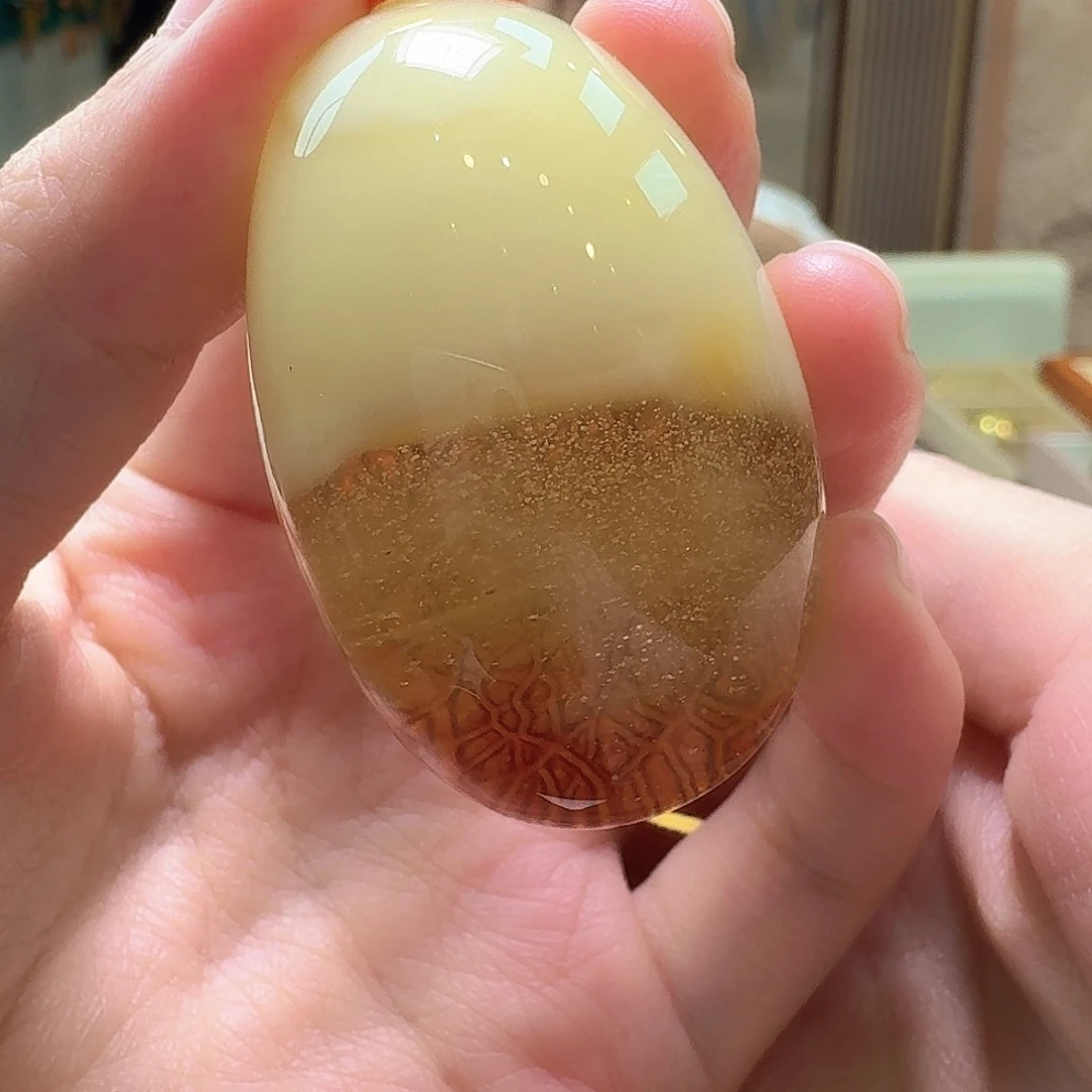 琥珀未镶嵌颈饰吊坠
