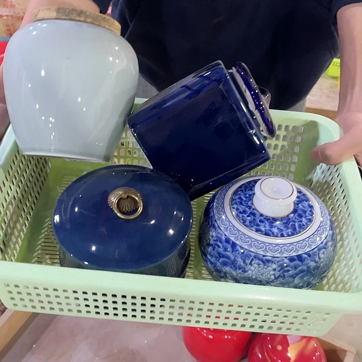 各种器型高档陶瓷茶叶罐储物罐密封罐储茶罐家用防潮摆件