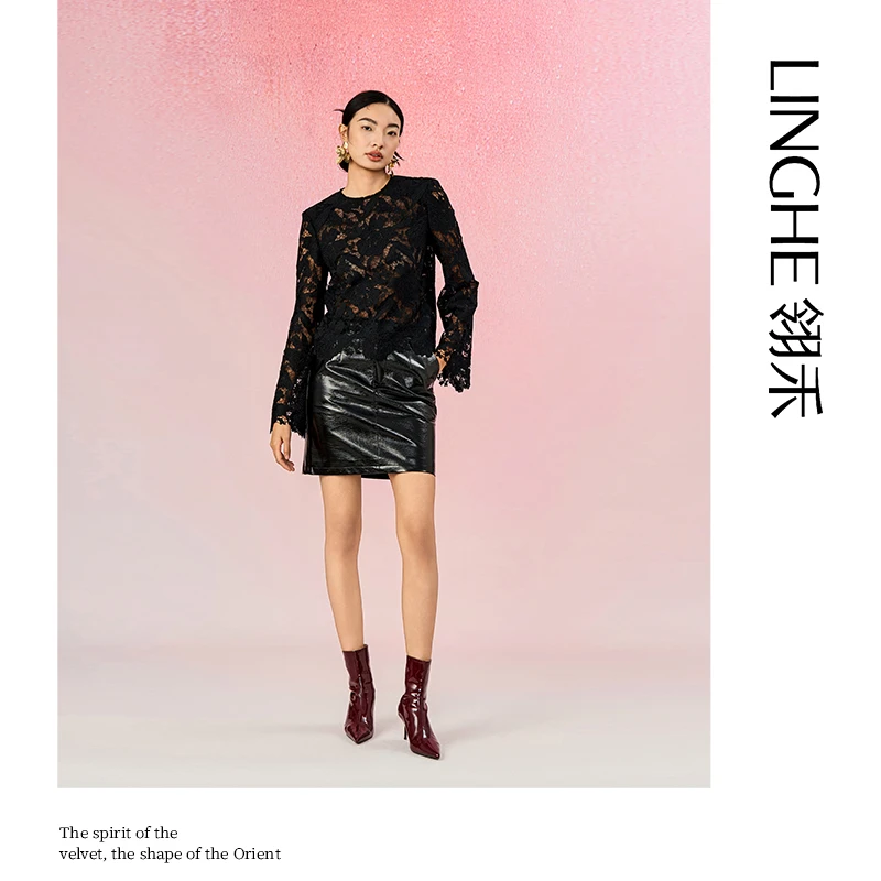 翎禾LINGHE-「醒春集」修身短款喇叭袖圆领长袖蕾丝上衣