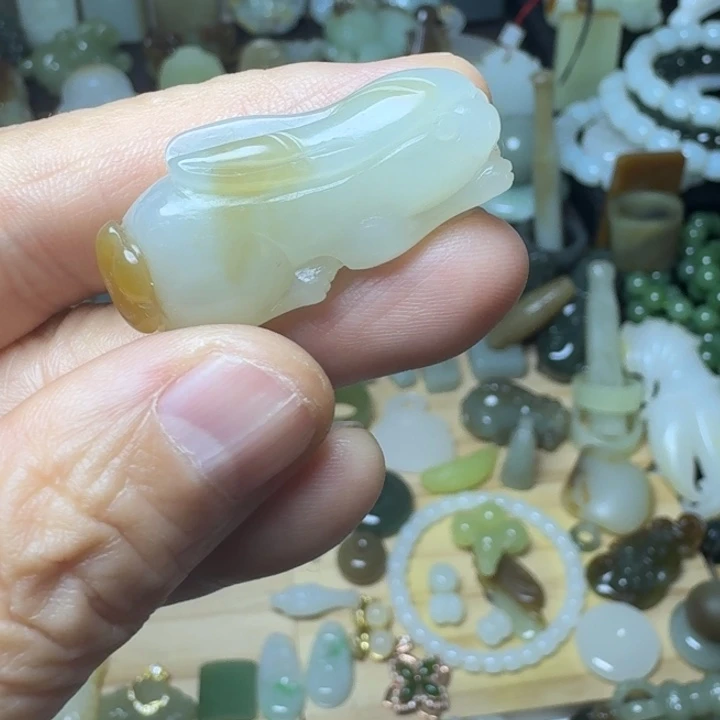 临***傲和田玉未镶嵌颈饰