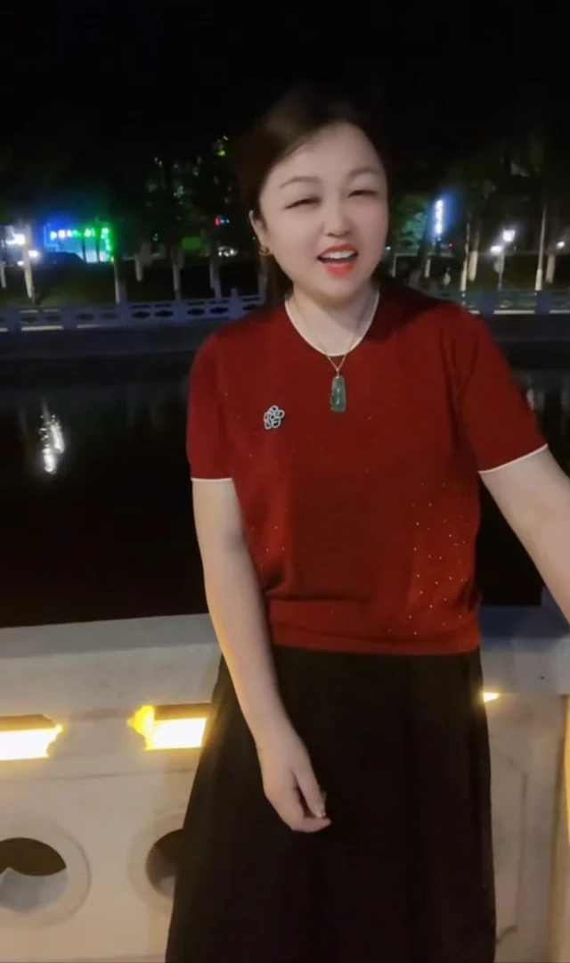 【玲玲】夏款休闲天丝小衫1436