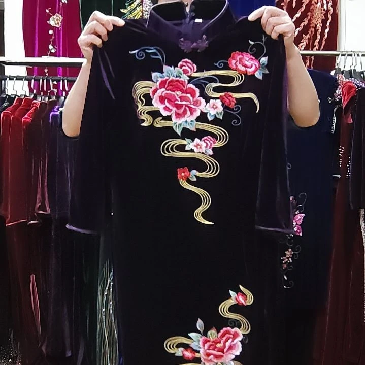 紫色金丝绒短款刺绣旗袍xl100-120斤左右