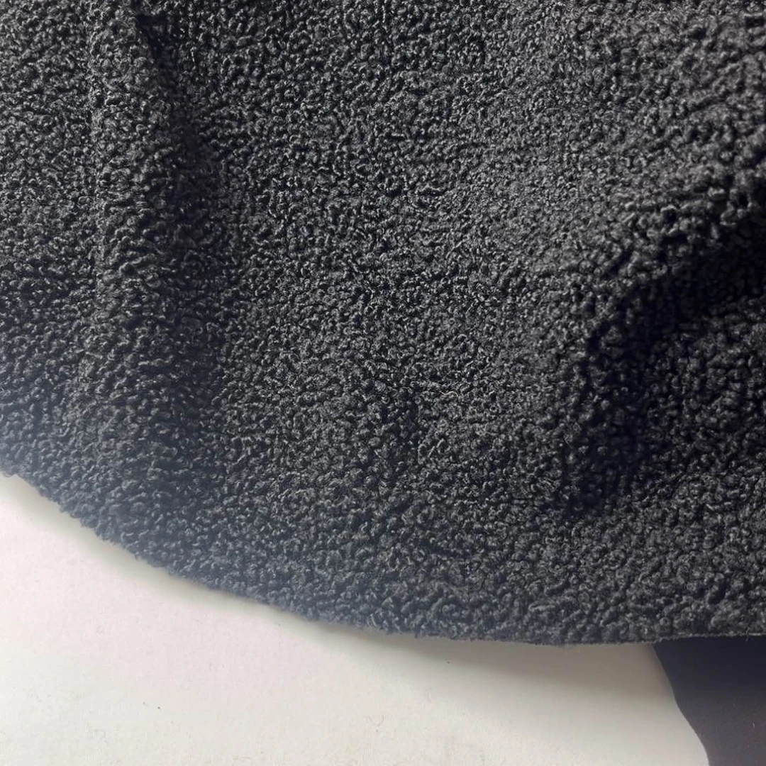 混纺黑色羊羔毛1米。