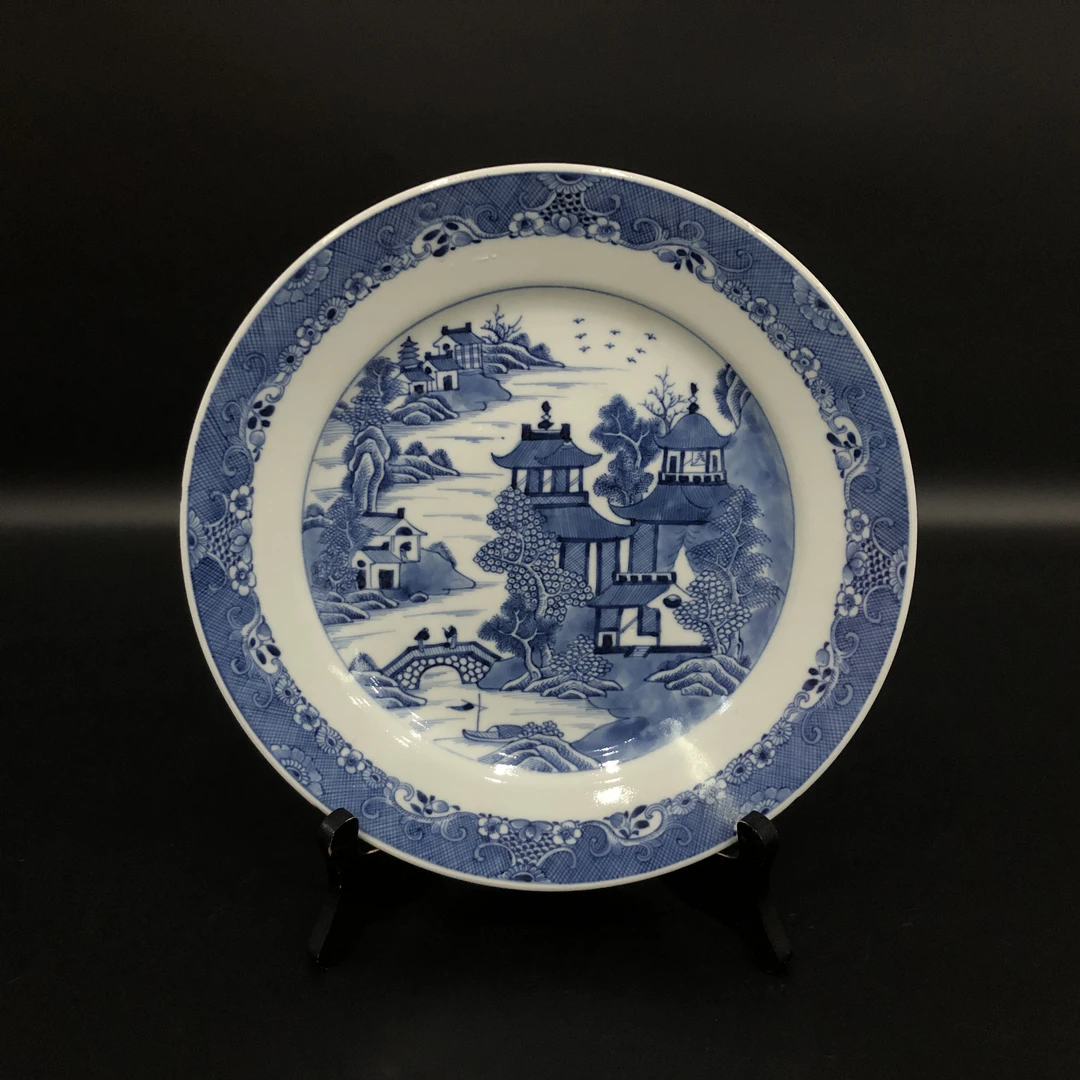 A02217 清乾隆青花山水亭台楼阁赏盘 直径25.8cm